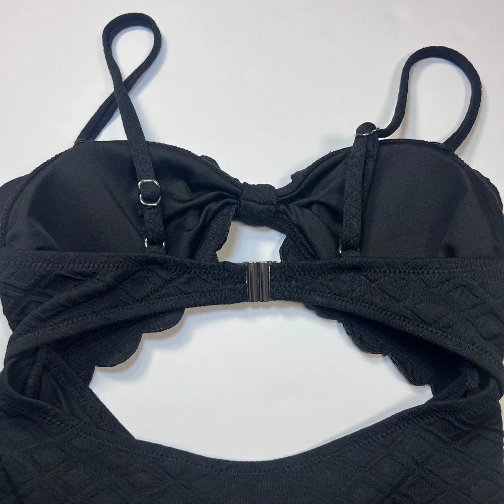 Cupshe One Piece Swimsuit Size Small Black Scalloped Cutout‎ Textured Monokini